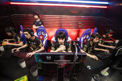 的精神正是 的精神正是